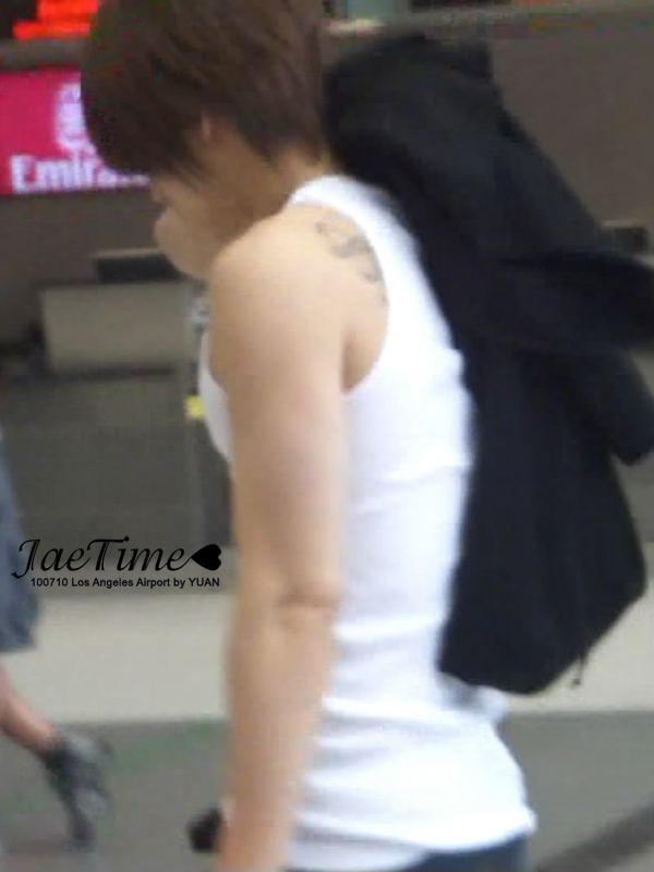 100711 Jaejoong Completes Recording, Shows Off Sexy Tattoo But Looks Frail